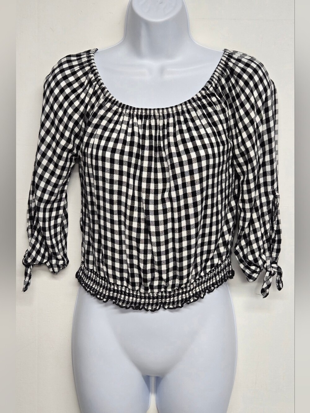 Hollister S Smocked Cropped Top Checkered Black White Elastic Neckline